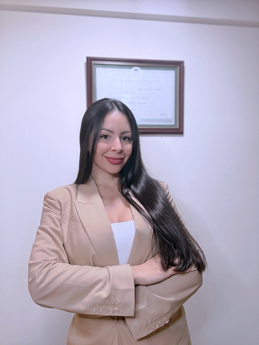 Contadora Sabrina Sena en su oficina